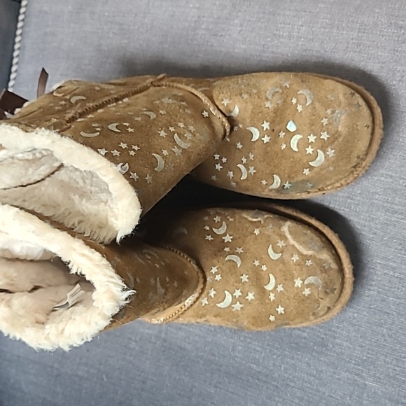 UGG boots - Picture 1 of 6